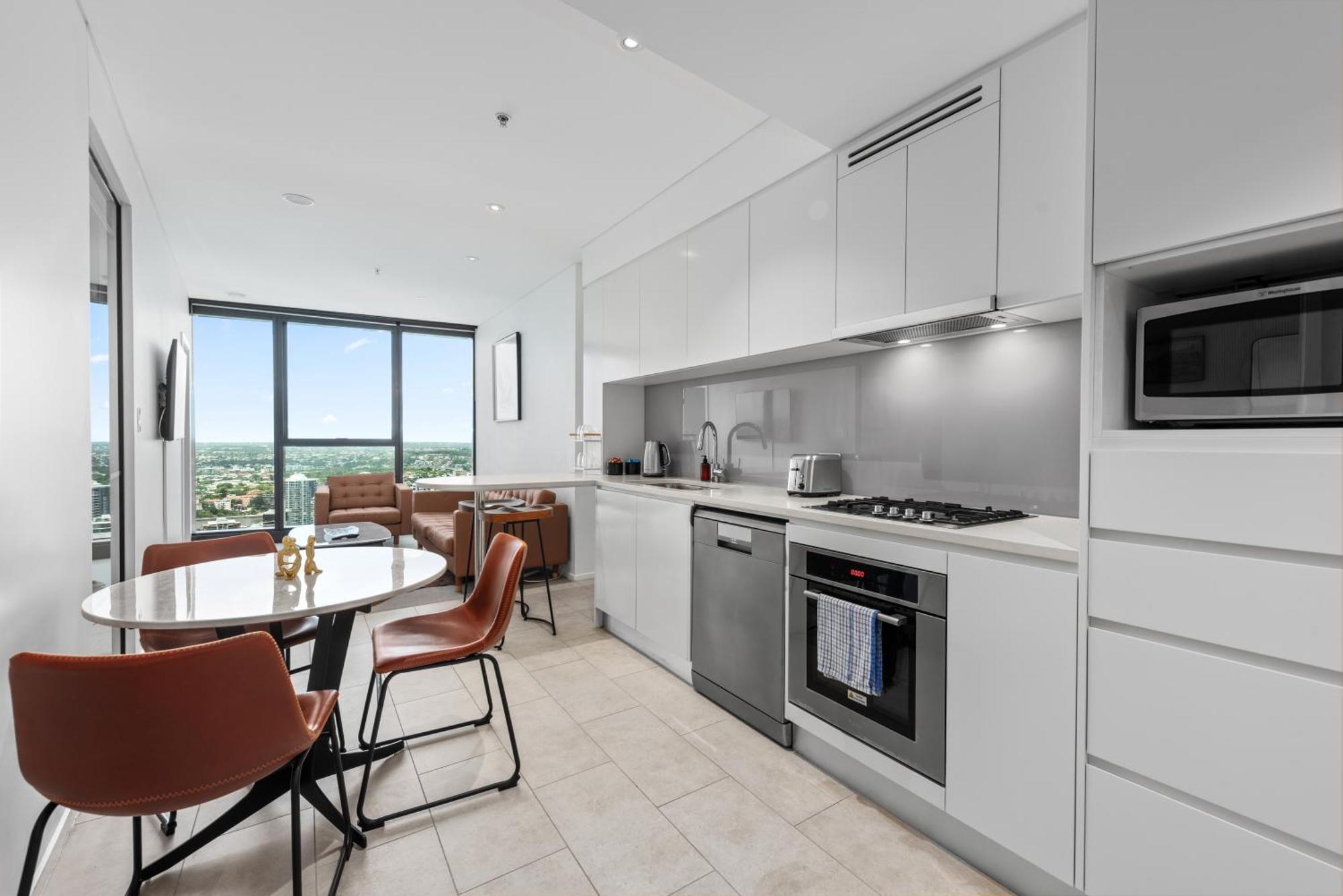 Cbd 2br With Breathtaking Views, Pool & Gym Apartment Brisbane